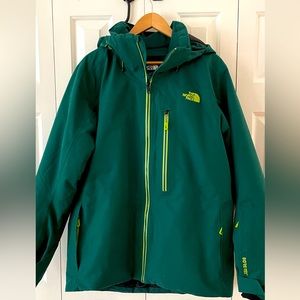The North Face Men’s Large Gore-Tex Insulated Ski/Snowboard Jacket